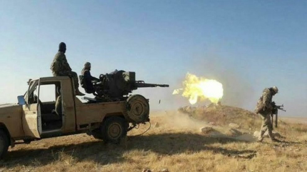 اشتباكات عنيفة بين داعش وقوات النظام في باديتي الرقة وحمص